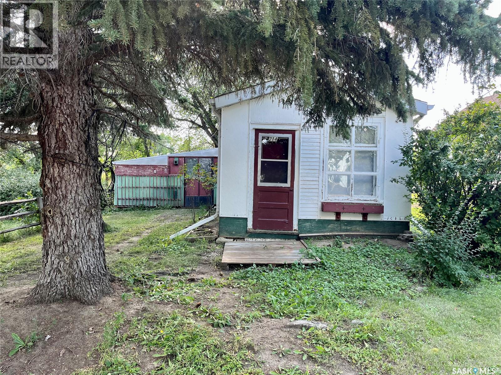 214 2nd Street E, Lafleche, Saskatchewan  S0H 3R0 - Photo 18 - SK995963