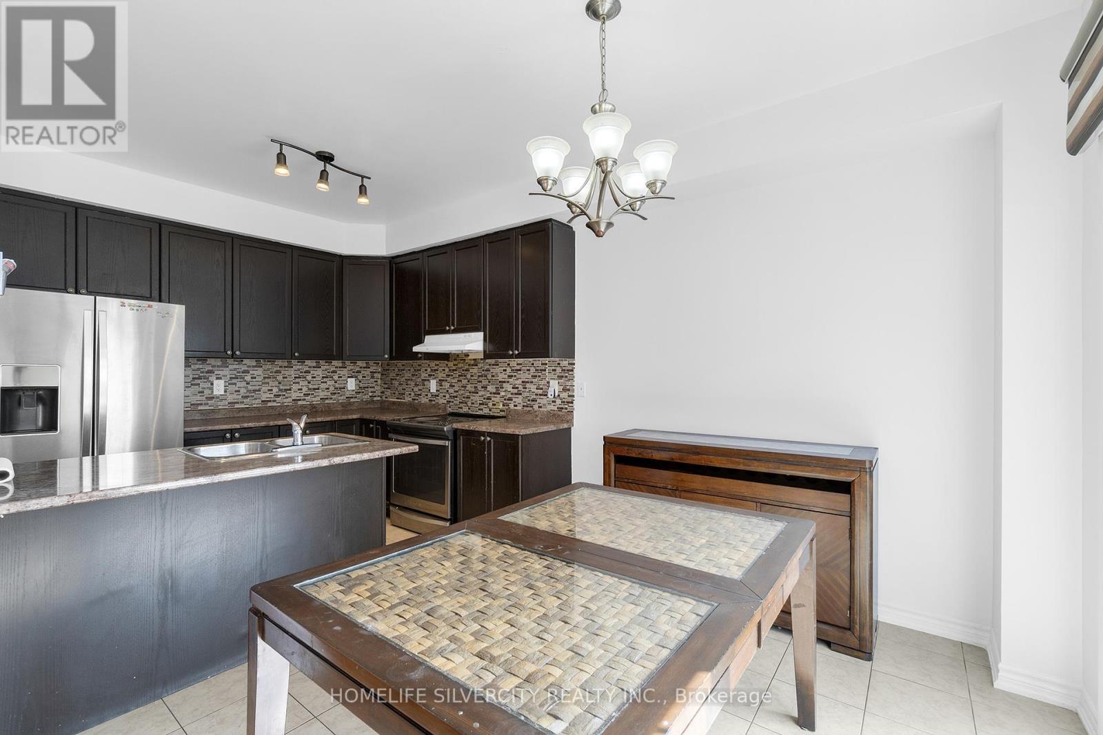 93 Education Road, Brampton, Ontario  L6P 3W3 - Photo 10 - W12363565