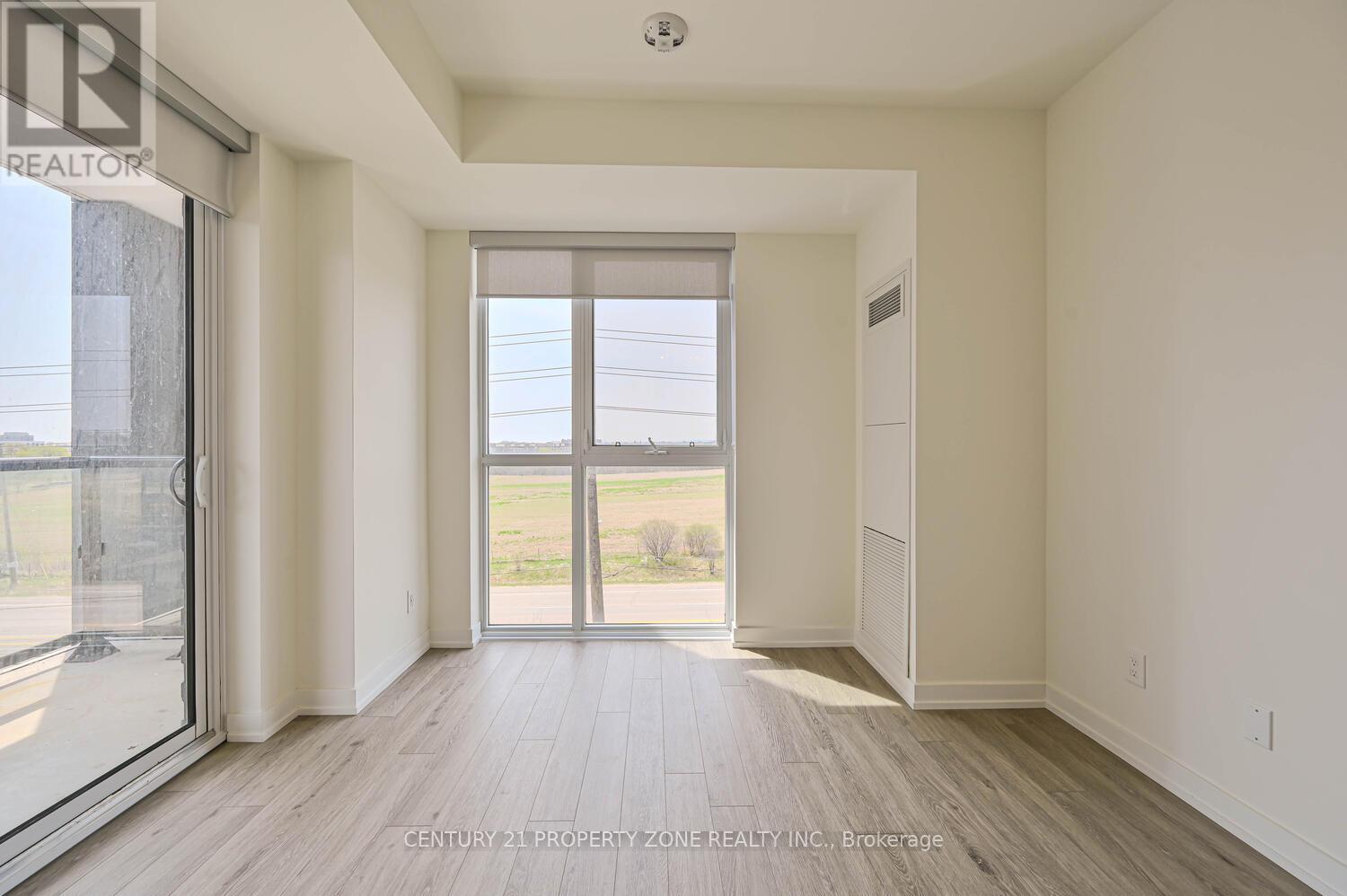 404 - 345 Wheat Boom Drive, Oakville, Ontario  L6H 7X4 - Photo 15 - W12363566