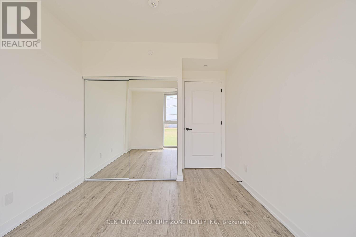 404 - 345 Wheat Boom Drive, Oakville, Ontario  L6H 7X4 - Photo 17 - W12363566