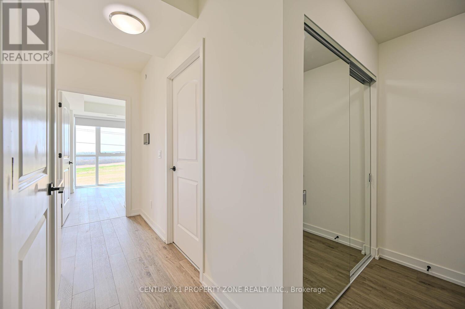 404 - 345 Wheat Boom Drive, Oakville, Ontario  L6H 7X4 - Photo 7 - W12363566