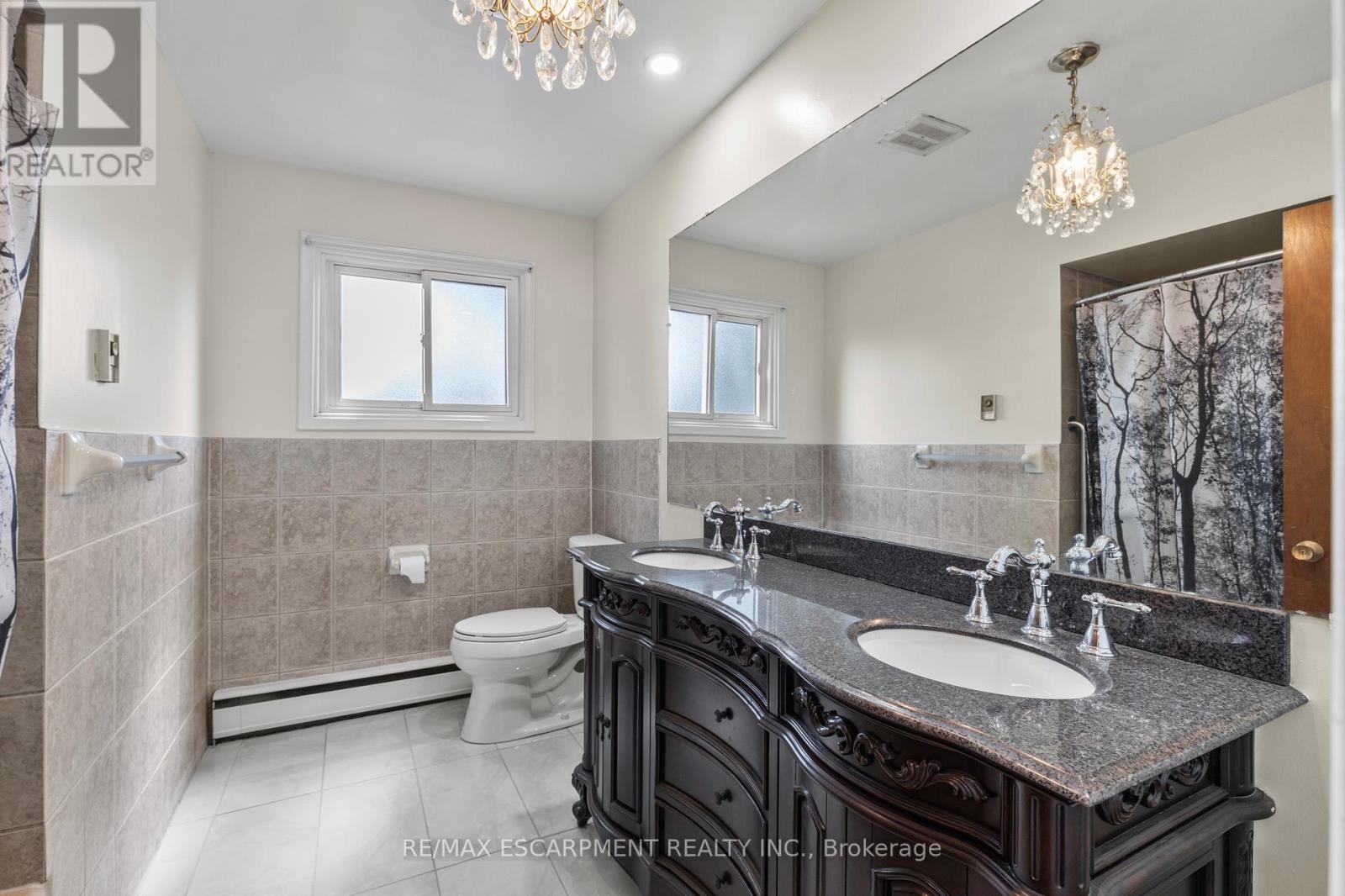 3050 Woodward Avenue, Burlington, Ontario  L7N 2M2 - Photo 18 - W12363568