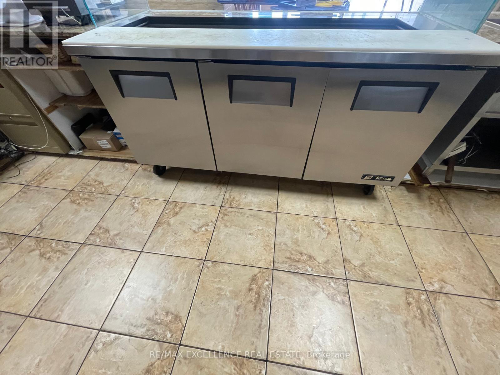 Unit E - 2241 Rymal Road E, Hamilton (Stoney Creek Mountain), Ontario  L8J 2V8 - Photo 15 - X12363556