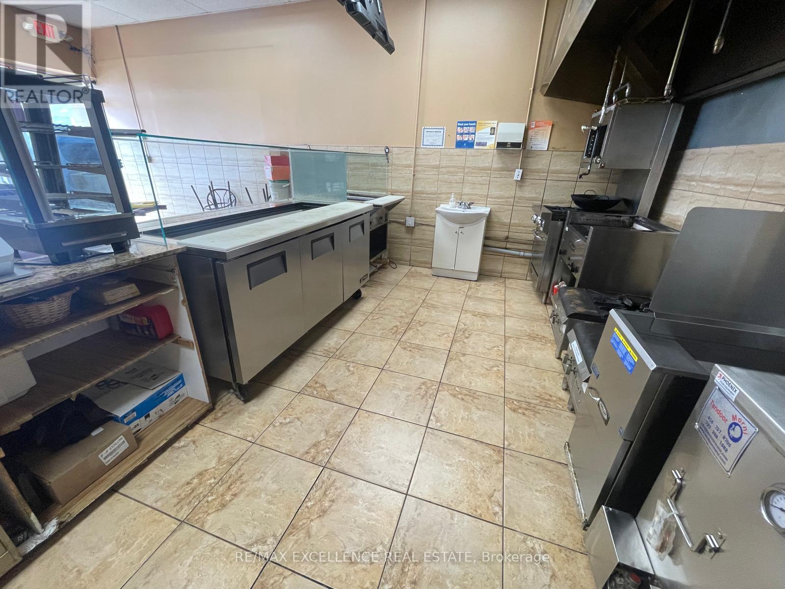 Unit E - 2241 Rymal Road E, Hamilton (Stoney Creek Mountain), Ontario  L8J 2V8 - Photo 21 - X12363556