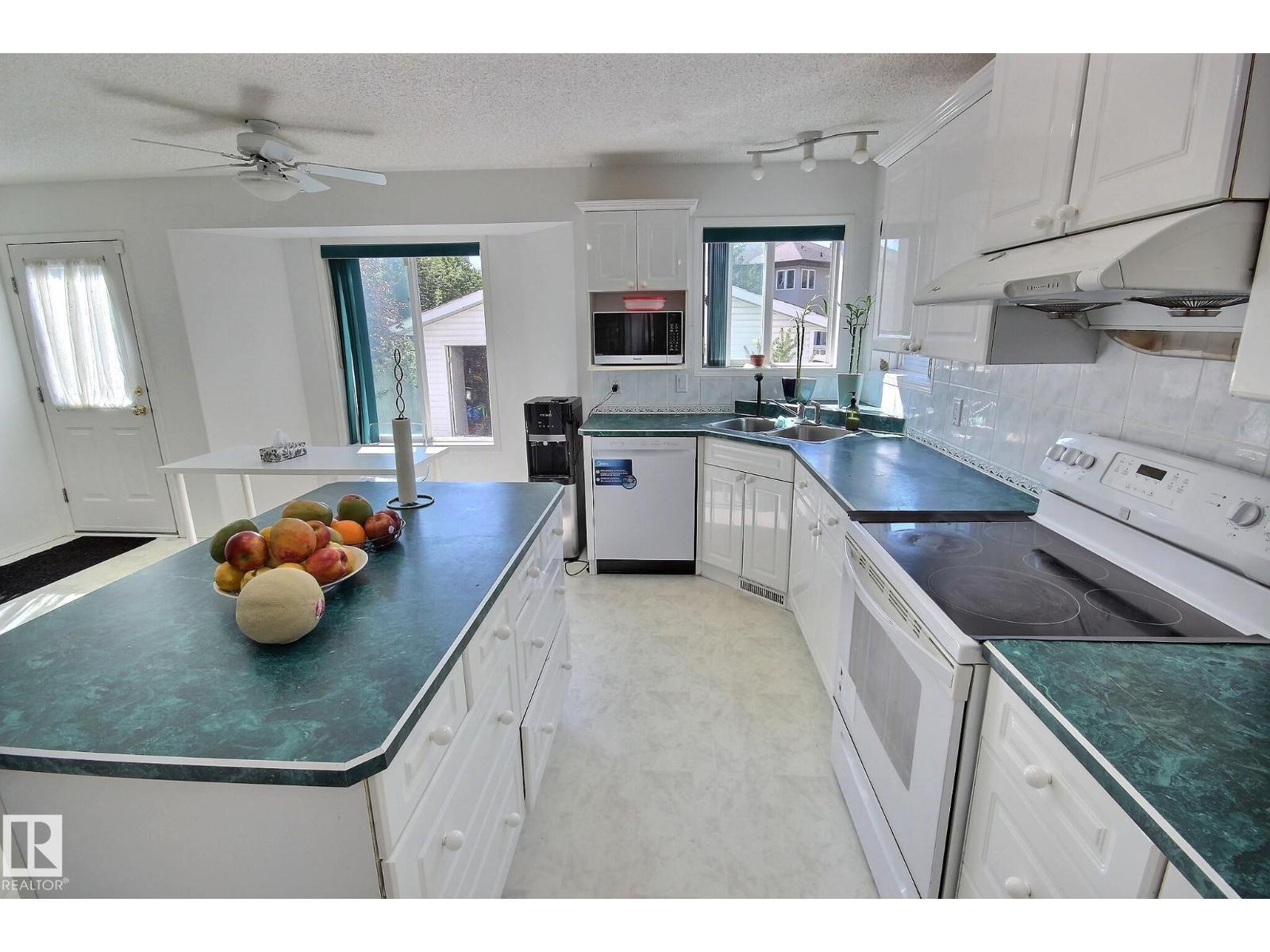Property at 1233 GILLESPIE CR NW image 3
