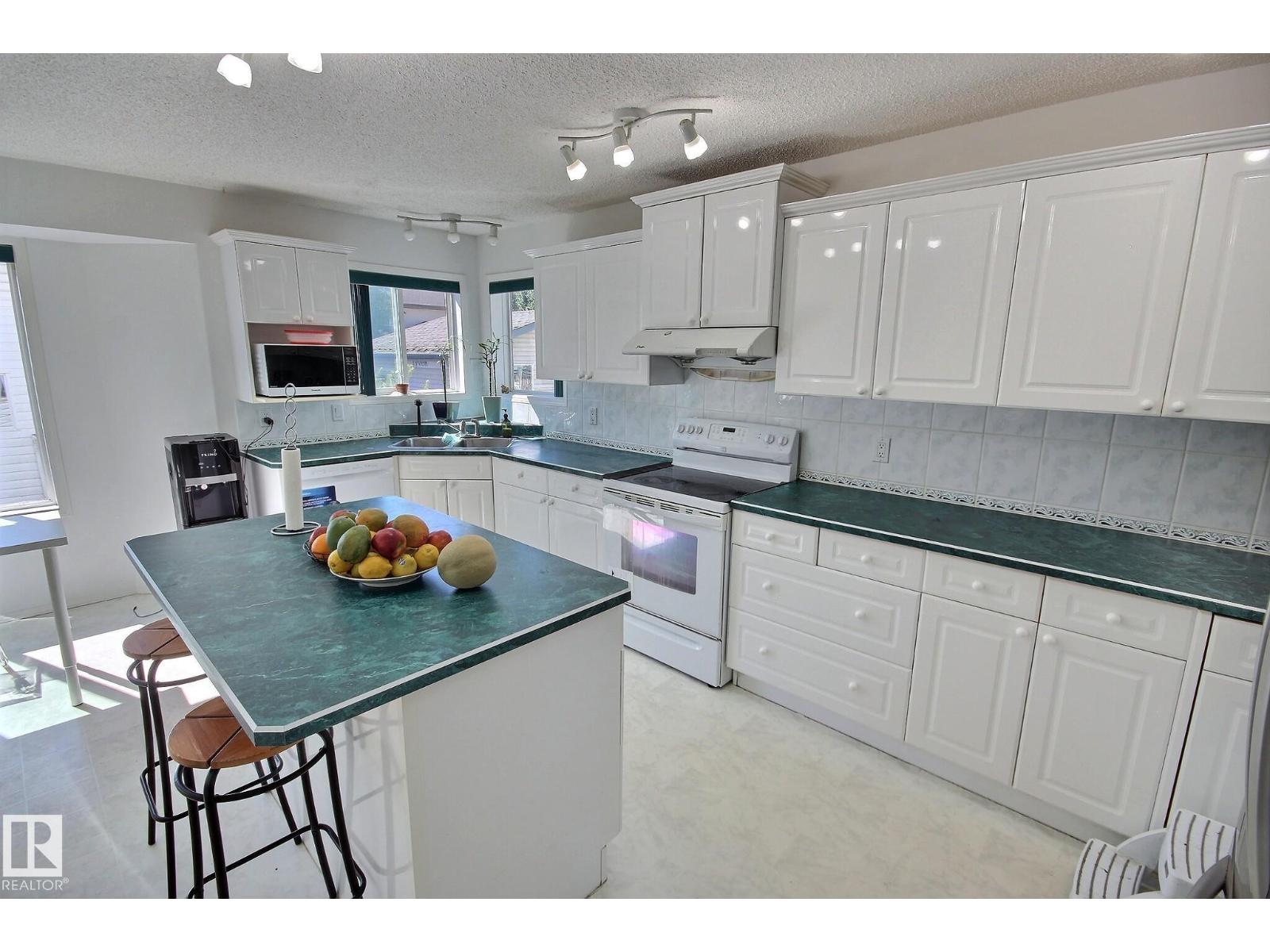 Property at 1233 GILLESPIE CR NW image 5