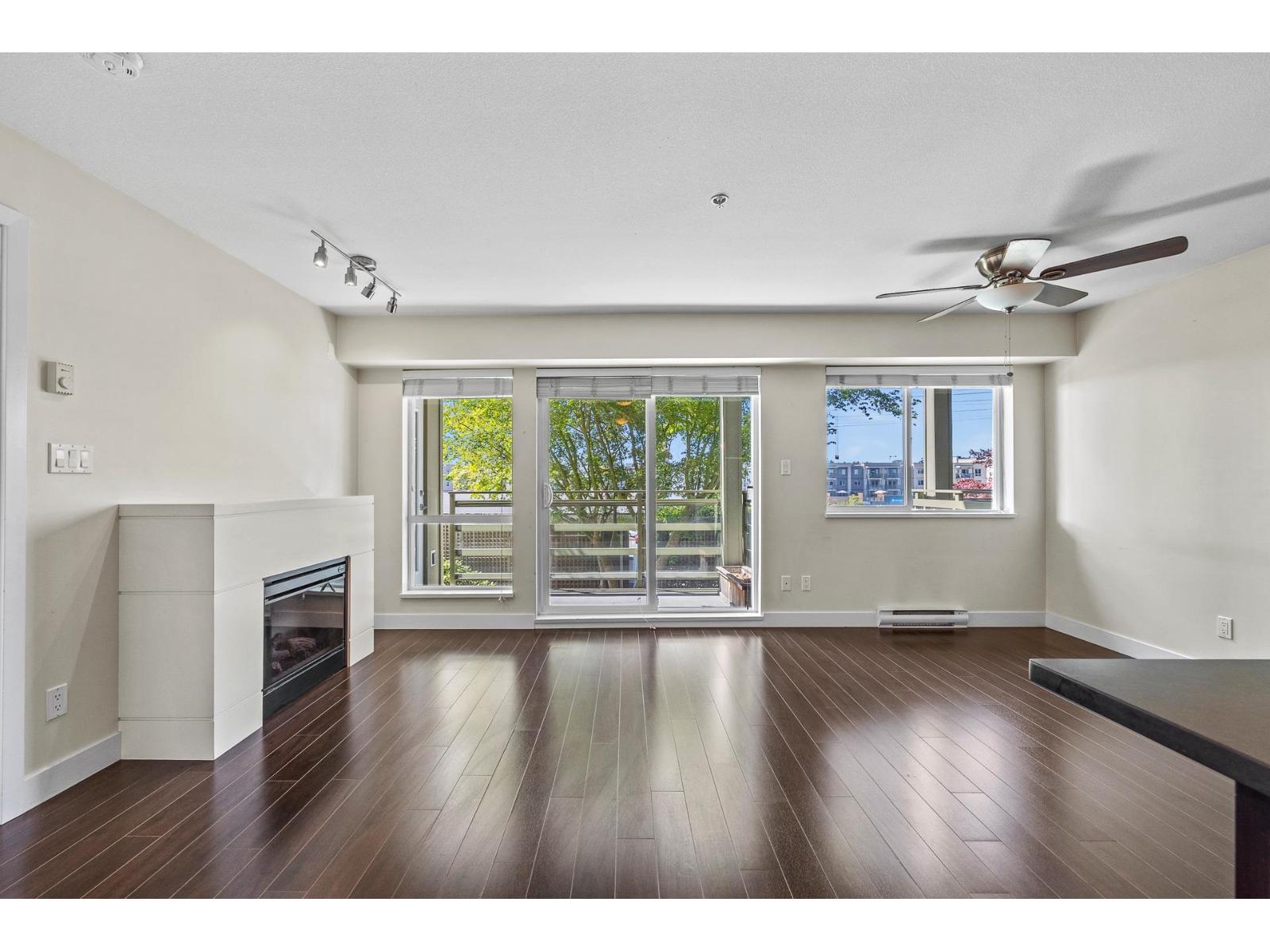 Property at 363 15850 26 AVENUE image 3
