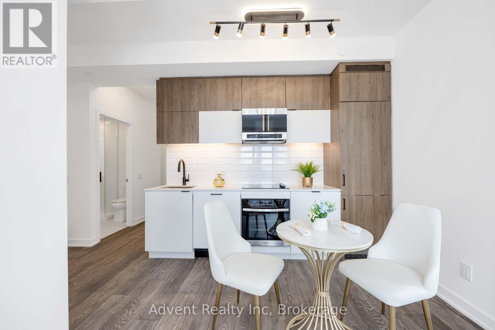 412 - 8888 Yonge Street, Richmond Hill, Ontario  L4C 5V6 - Photo 5 - N12363596