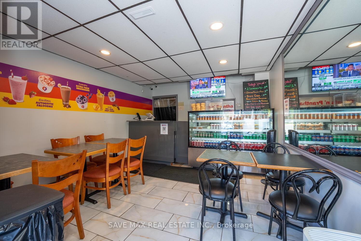 1212 Dundas Street W, Mississauga, Ontario  L5C 1E2 - Photo 12 - W12363594