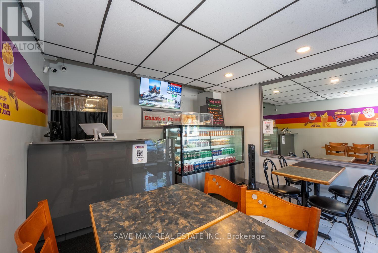 1212 Dundas Street W, Mississauga, Ontario  L5C 1E2 - Photo 13 - W12363594