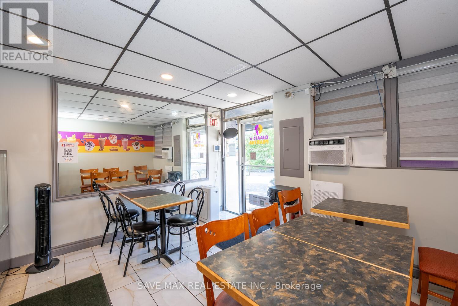 1212 Dundas Street W, Mississauga, Ontario  L5C 1E2 - Photo 14 - W12363594