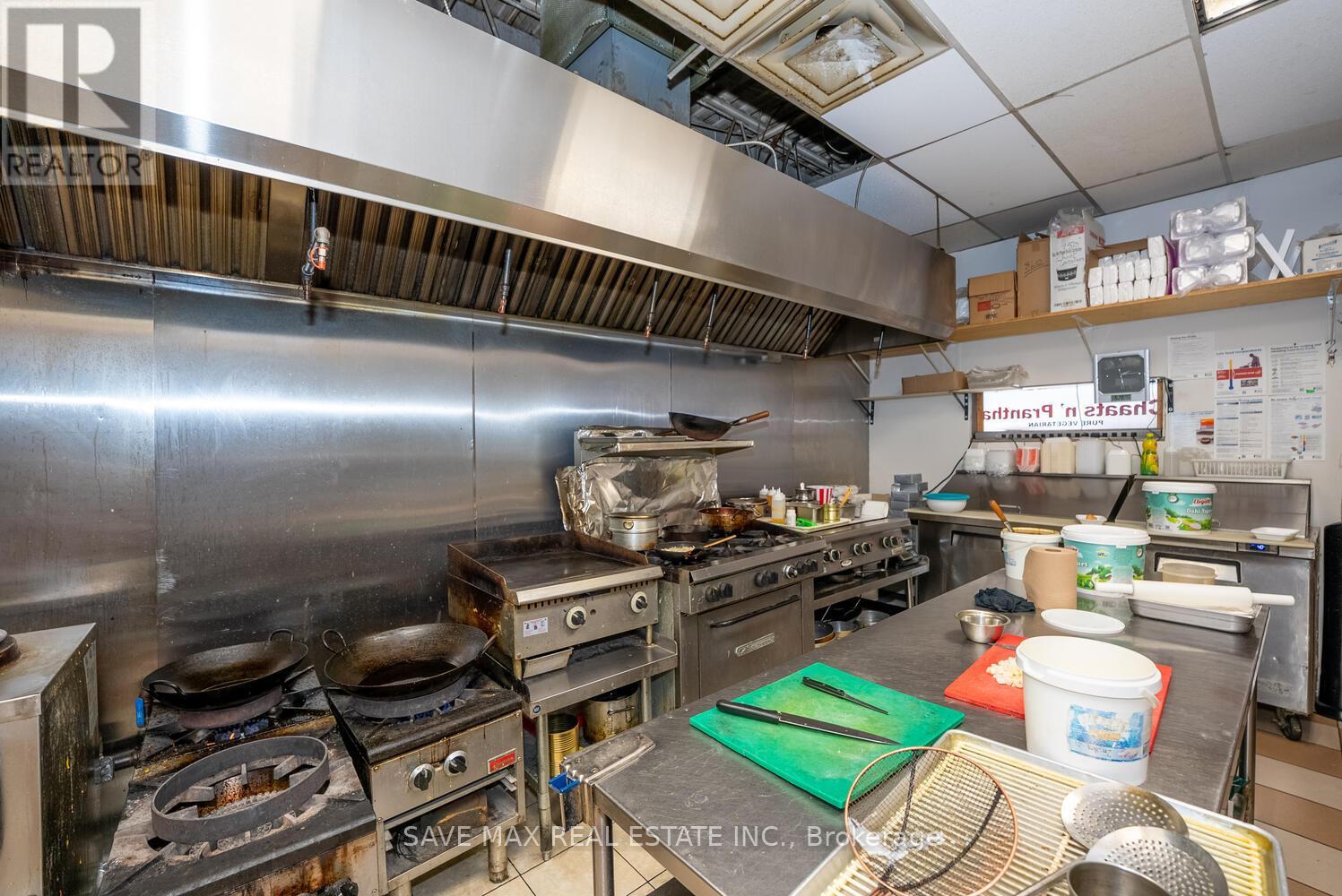 1212 Dundas Street W, Mississauga, Ontario  L5C 1E2 - Photo 23 - W12363594