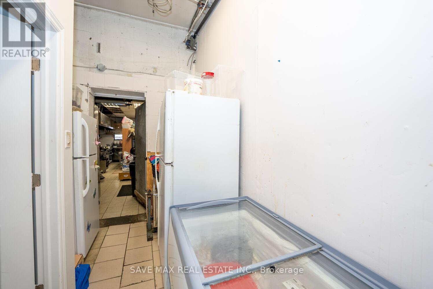 1212 Dundas Street W, Mississauga, Ontario  L5C 1E2 - Photo 27 - W12363594