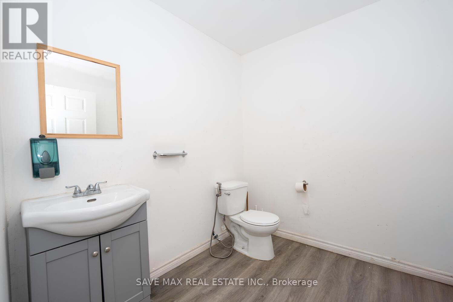 1212 Dundas Street W, Mississauga, Ontario  L5C 1E2 - Photo 28 - W12363594
