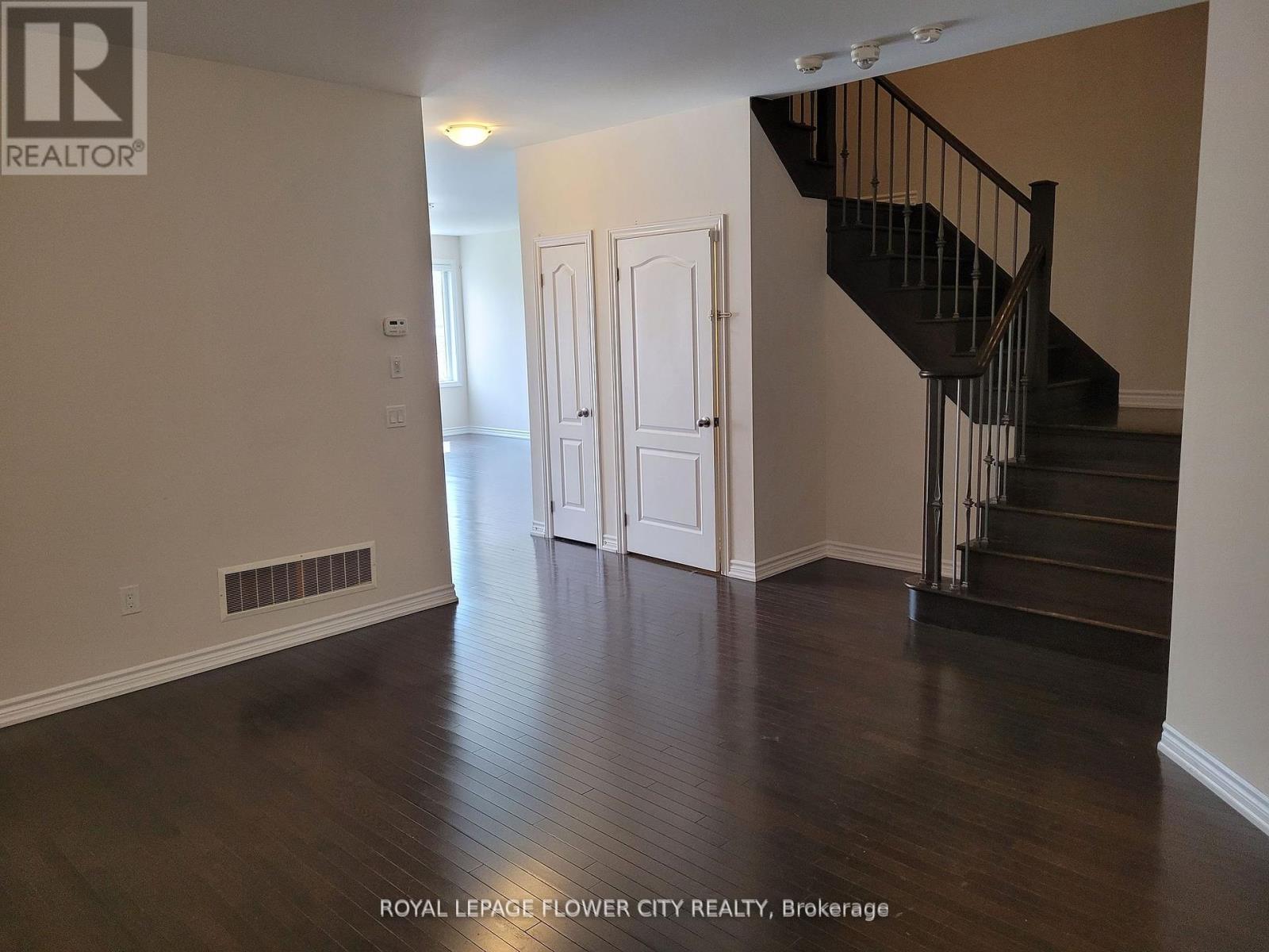 14 Craftsman Road, Caledon, Ontario  L7C 3W3 - Photo 2 - W12363623
