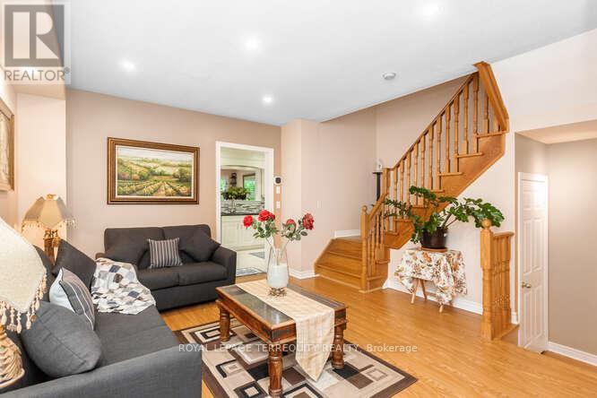 7148 Village Walk, Mississauga, Ontario  L5W 1X2 - Photo 10 - W12363624