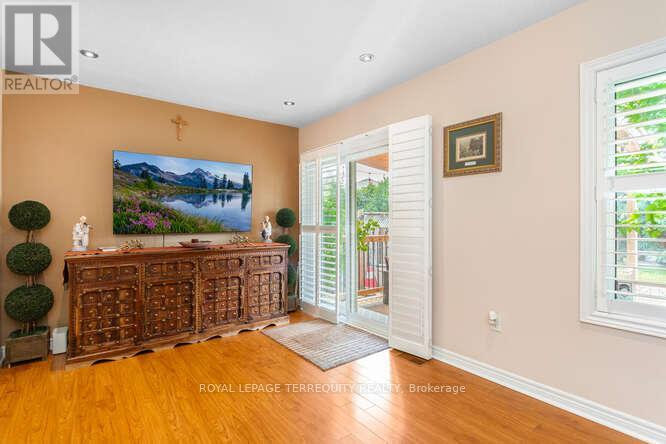 7148 Village Walk, Mississauga, Ontario  L5W 1X2 - Photo 20 - W12363624