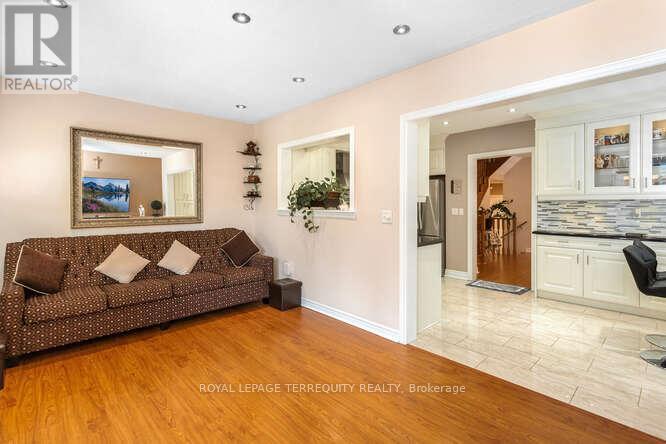 7148 Village Walk, Mississauga, Ontario  L5W 1X2 - Photo 22 - W12363624
