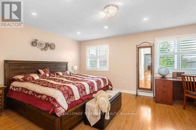 7148 Village Walk, Mississauga, Ontario  L5W 1X2 - Photo 29 - W12363624