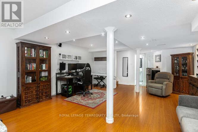 7148 Village Walk, Mississauga, Ontario  L5W 1X2 - Photo 43 - W12363624