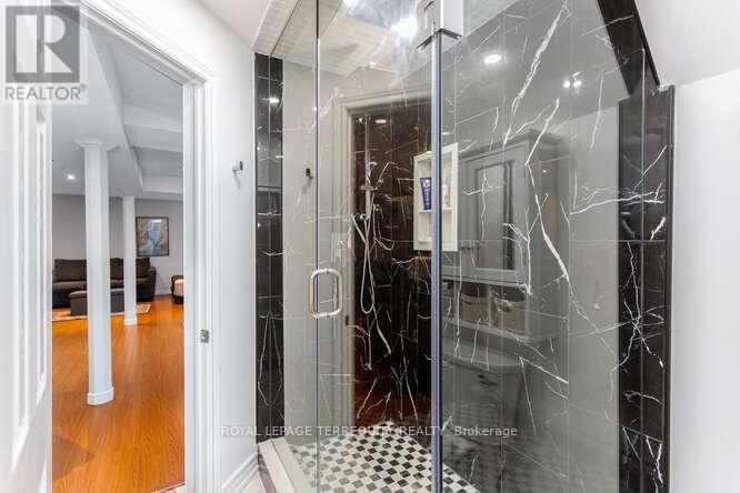 7148 Village Walk, Mississauga, Ontario  L5W 1X2 - Photo 46 - W12363624