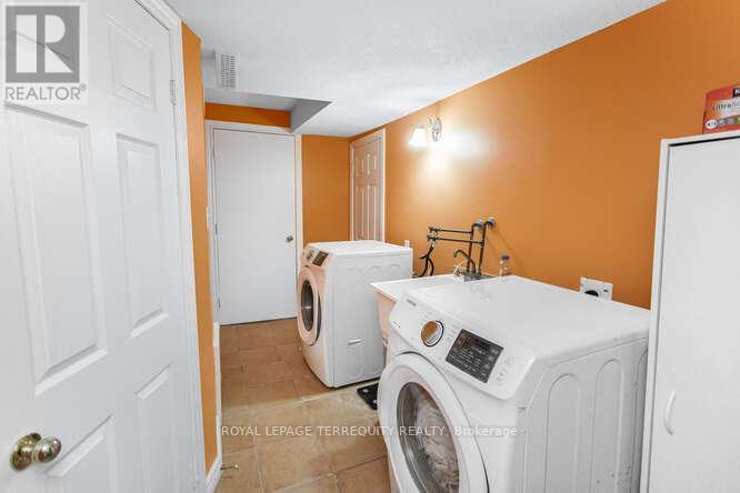 7148 Village Walk, Mississauga, Ontario  L5W 1X2 - Photo 47 - W12363624