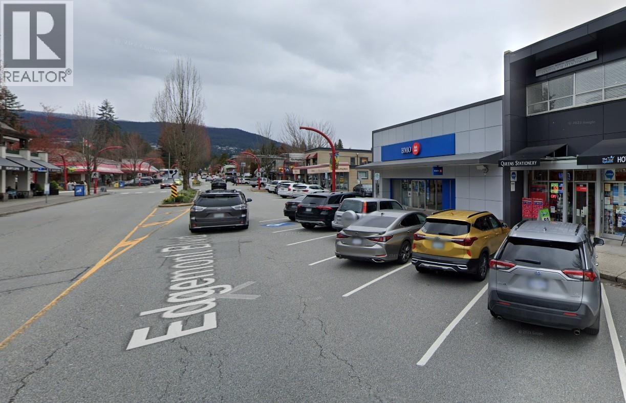 3050 Edgemont Boulevard, North Vancouver, British Columbia  V7R 2N4 - Photo 2 - C8070702