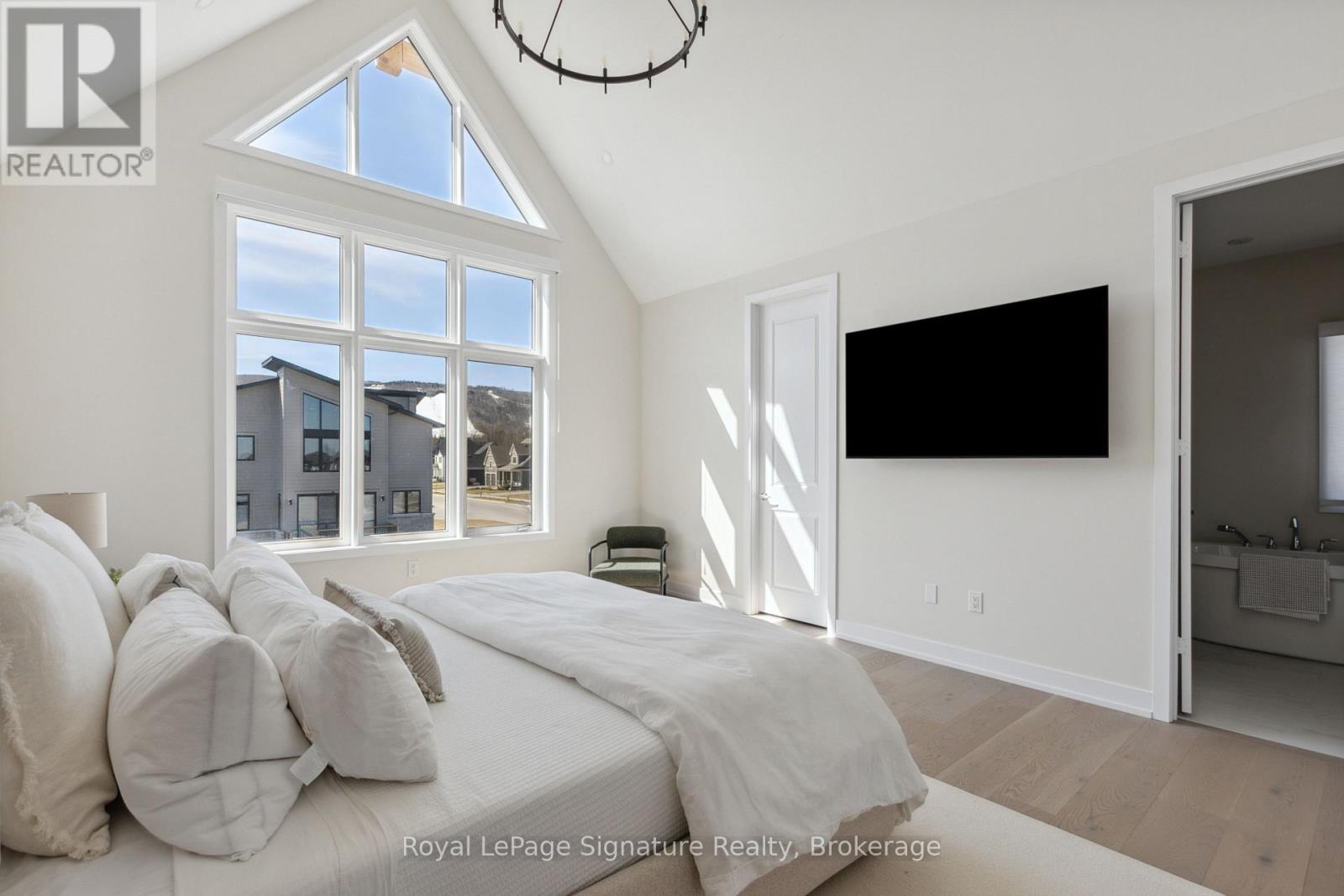 101 Cattail Crescent, Blue Mountains, Ontario  L9Y 5L3 - Photo 19 - X12363633