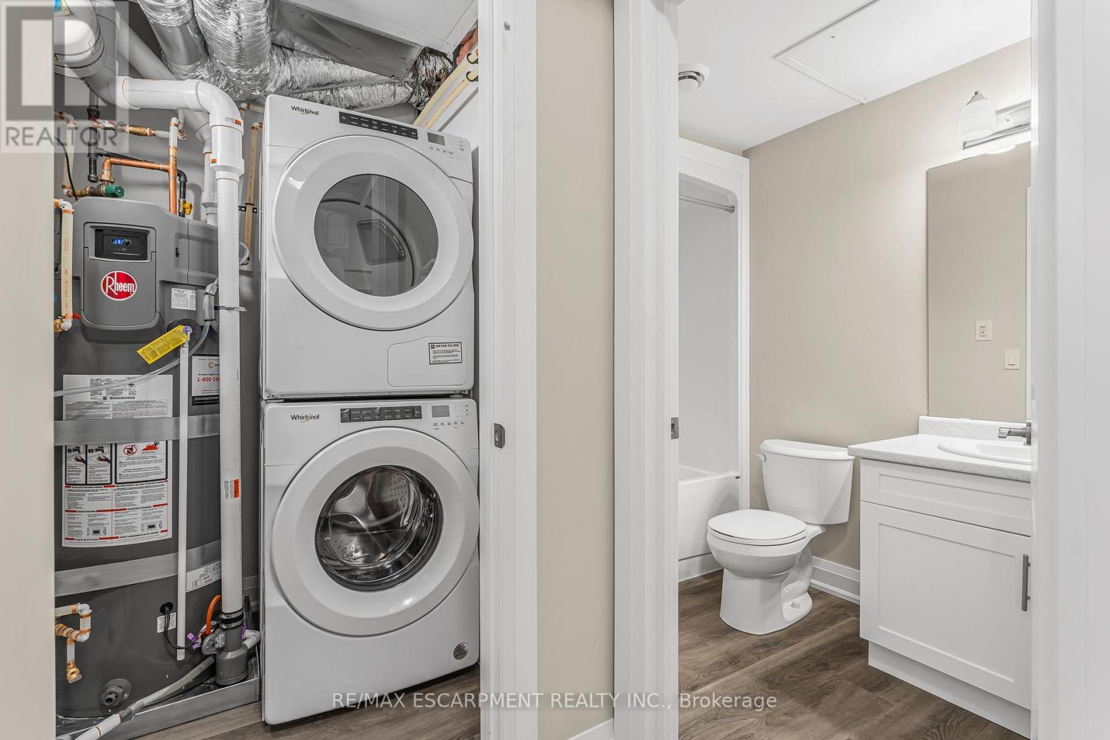 114 - 118 Summersides Boulevard, Pelham, Ontario  L0E 1E1 - Photo 3 - X12363592