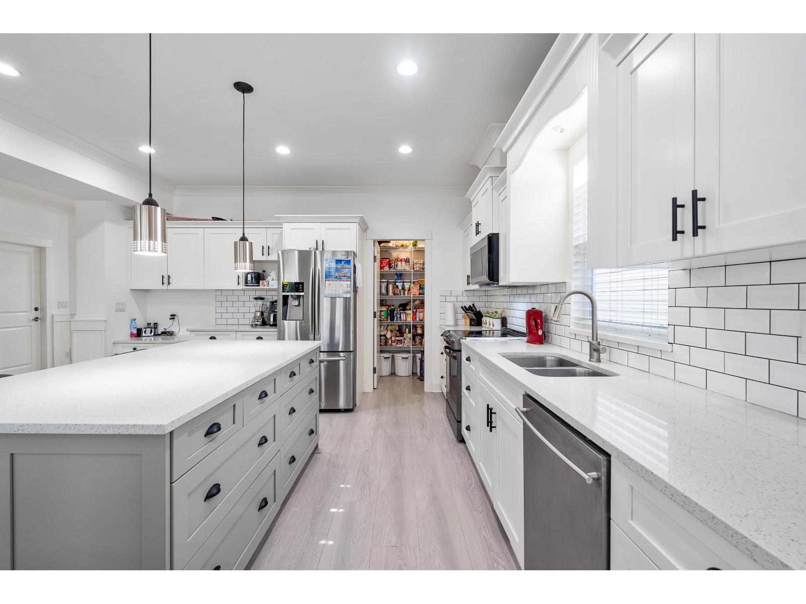 7051 196b Street, Langley, British Columbia  V2Y 2Z7 - Photo 10 - R3040286