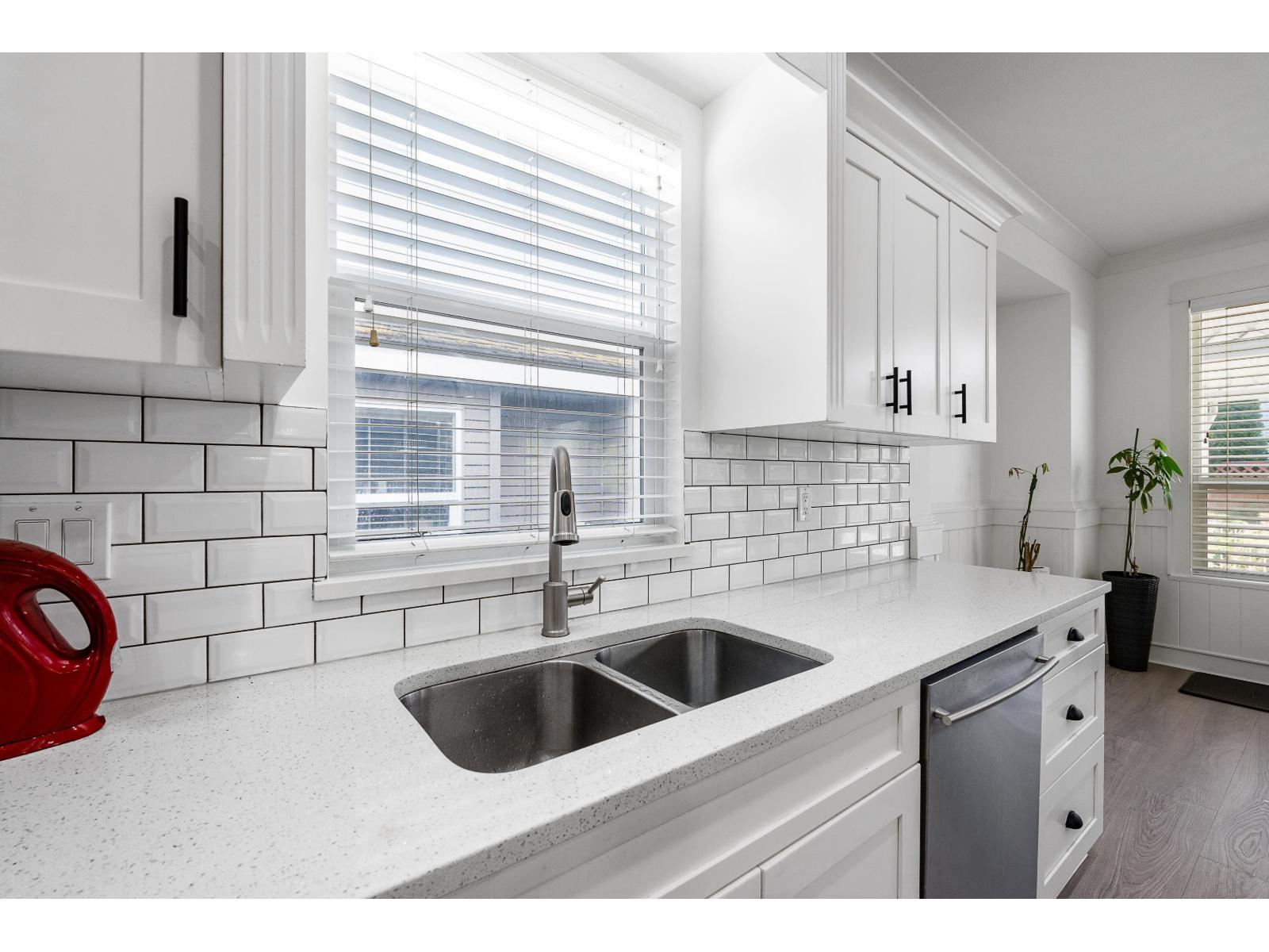 7051 196b Street, Langley, British Columbia  V2Y 2Z7 - Photo 12 - R3040286