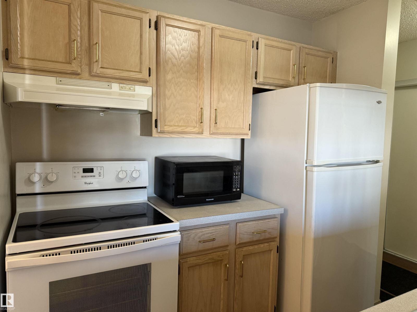 Property at #412 5005 31 AV NW image 3