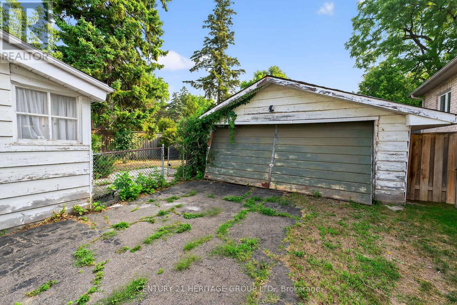117 Lucas Street, Richmond Hill, Ontario  L4C 4P4 - Photo 27 - N12362830