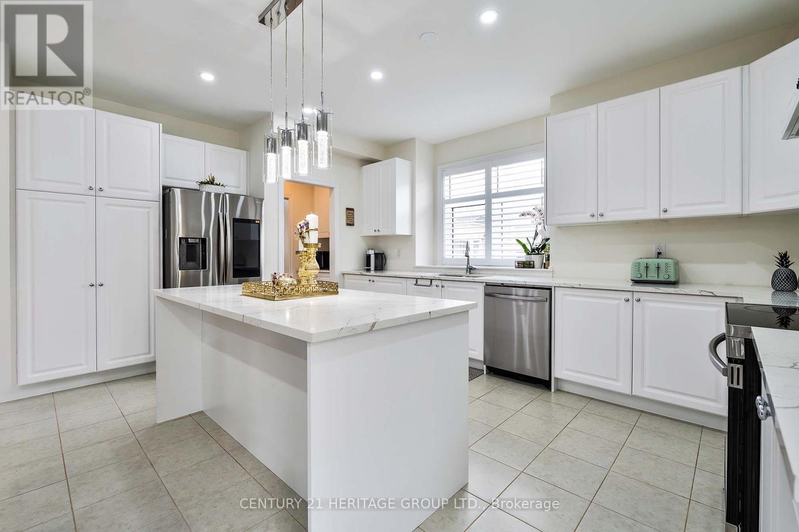 9 Cranley Road, East Gwillimbury, Ontario  L9N 0T7 - Photo 12 - N12363649
