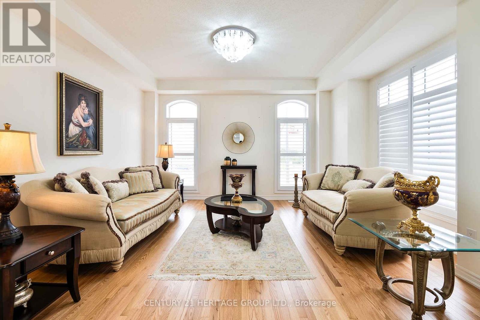 9 Cranley Road, East Gwillimbury, Ontario  L9N 0T7 - Photo 6 - N12363649