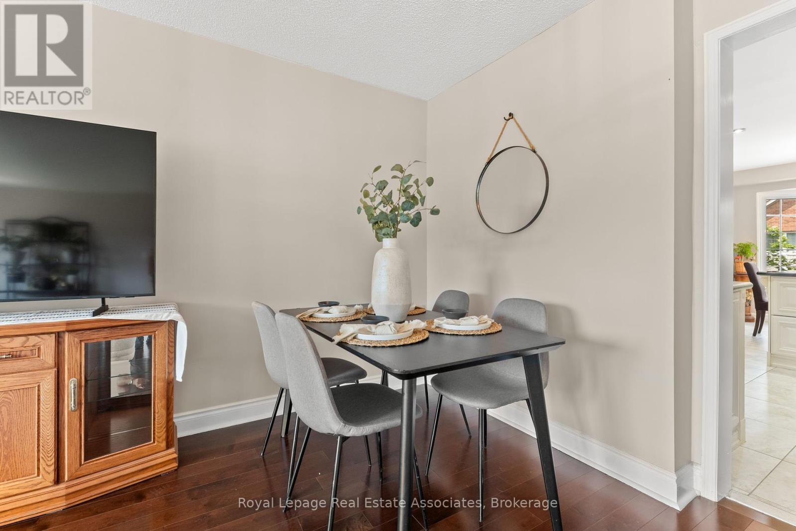 7 - 4605 Donegal Drive, Mississauga, Ontario  L5M 4X7 - Photo 12 - W12363647