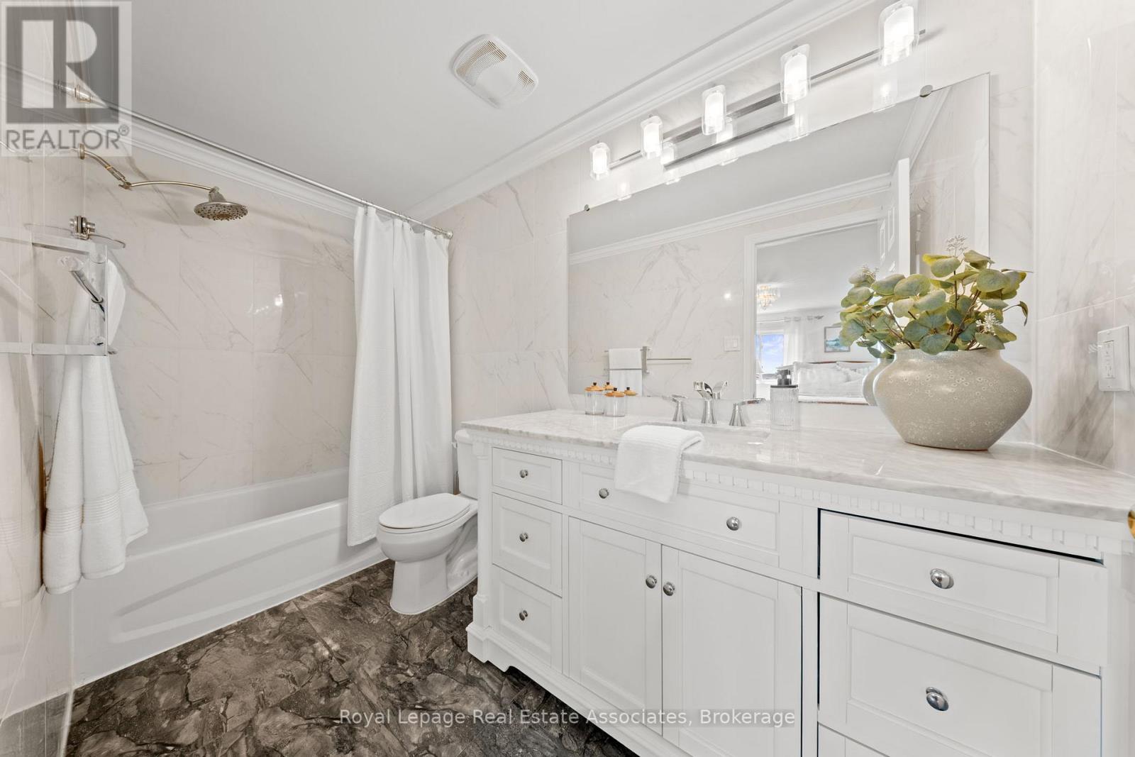 7 - 4605 Donegal Drive, Mississauga, Ontario  L5M 4X7 - Photo 21 - W12363647