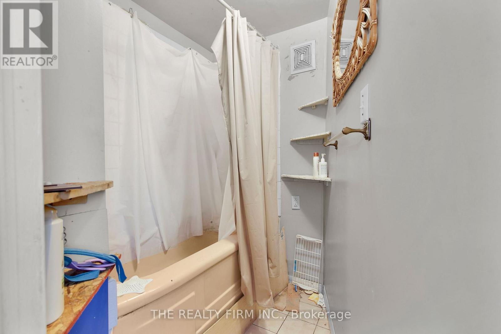 524 Simcoe Street, London East, Ontario  N6B 1K4 - Photo 23 - X12363690