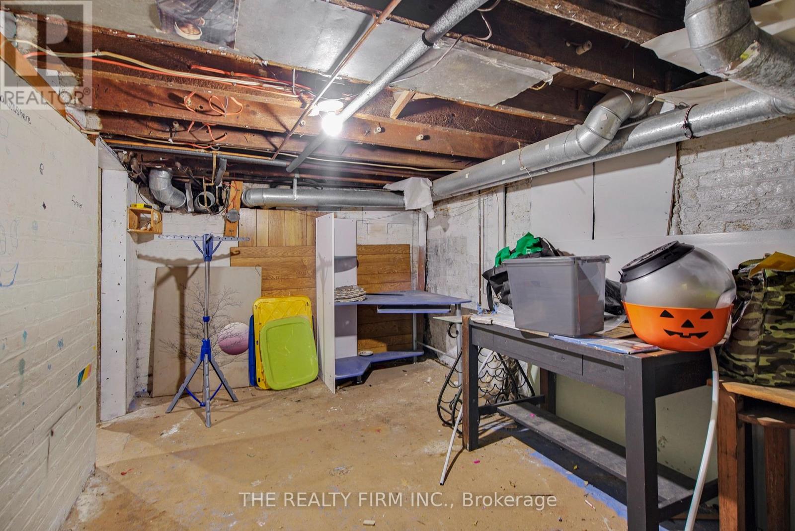 524 Simcoe Street, London East, Ontario  N6B 1K4 - Photo 24 - X12363690