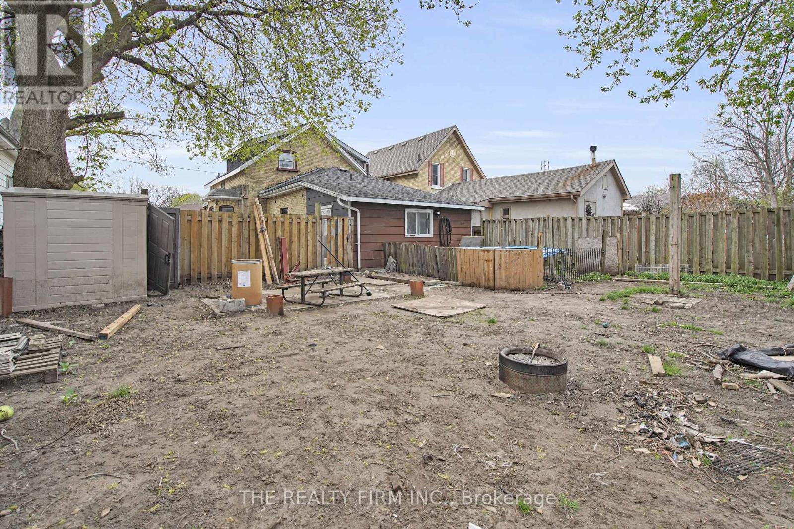524 Simcoe Street, London East, Ontario  N6B 1K4 - Photo 34 - X12363690