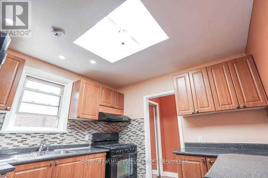 4 Gully Drive, Toronto, Ontario  M1K 4W2 - Photo 11 - E12363682