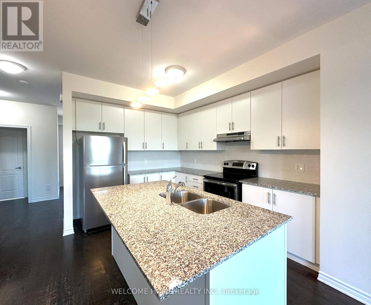 7 City Park Circle, Vaughan, Ontario  L4L 0H2 - Photo 2 - N12363663