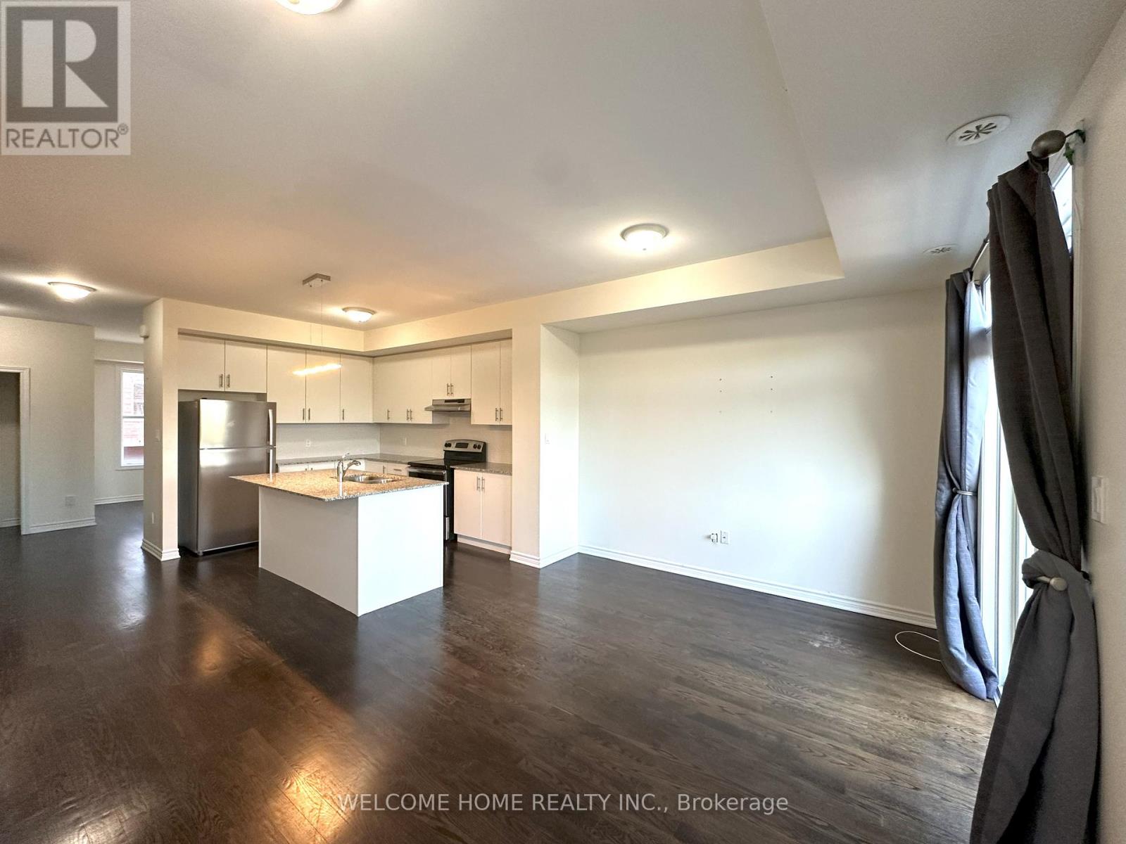 7 City Park Circle, Vaughan, Ontario  L4L 0H2 - Photo 3 - N12363663