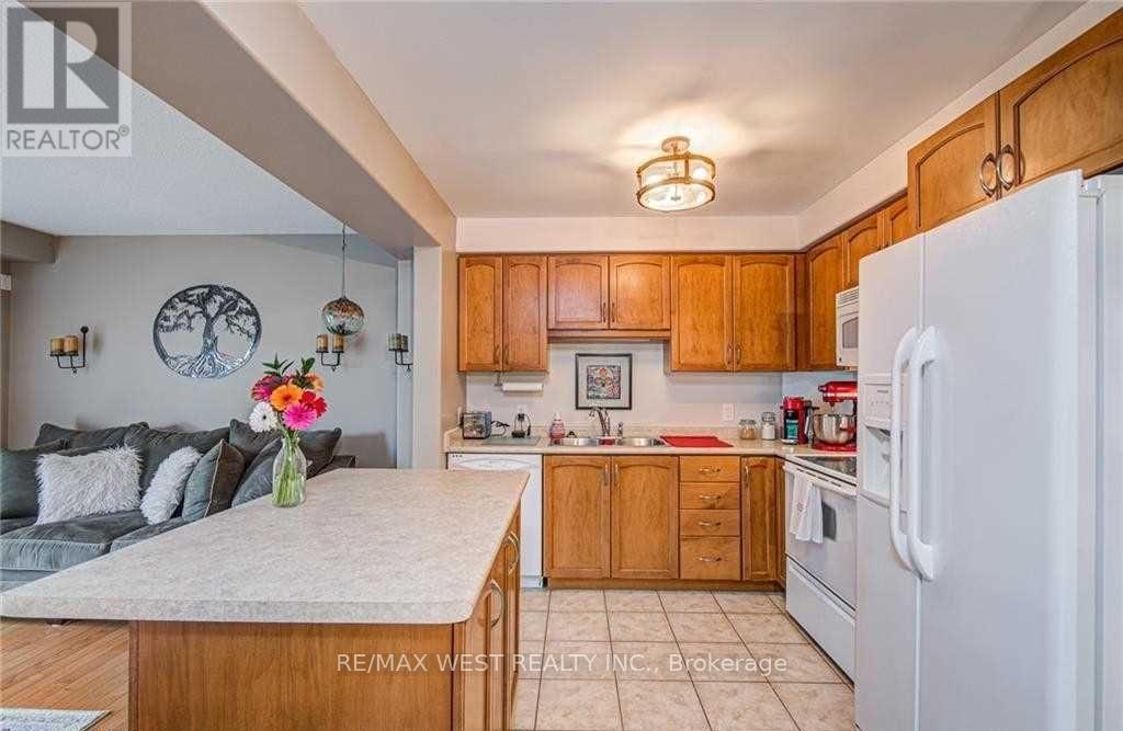 4475 Comfort Crescent, Lincoln, Ontario  L0R 1B9 - Photo 6 - X12363674