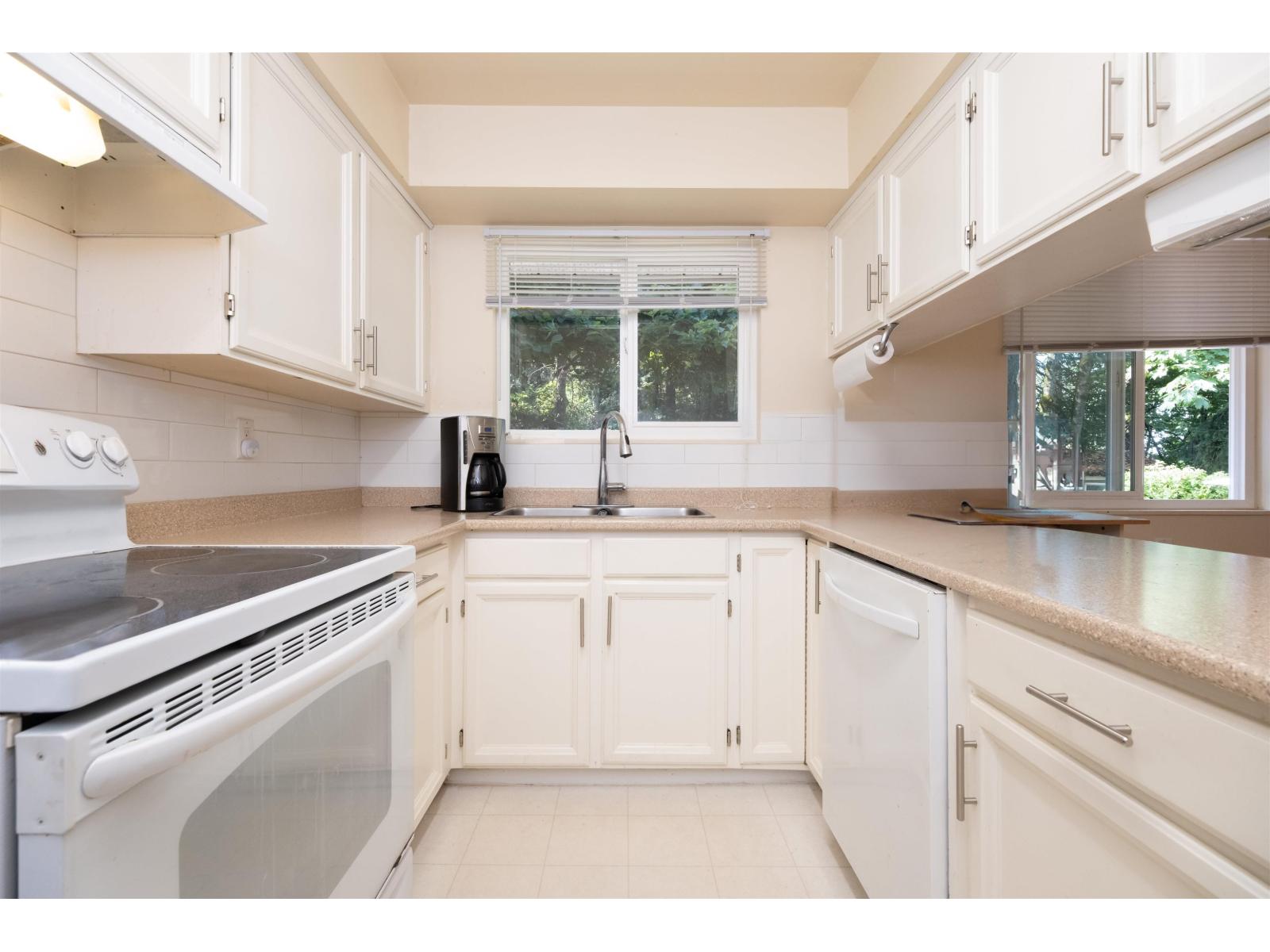 11436 Royal Crescent, Surrey, British Columbia  V3V 6V6 - Photo 9 - R3040167