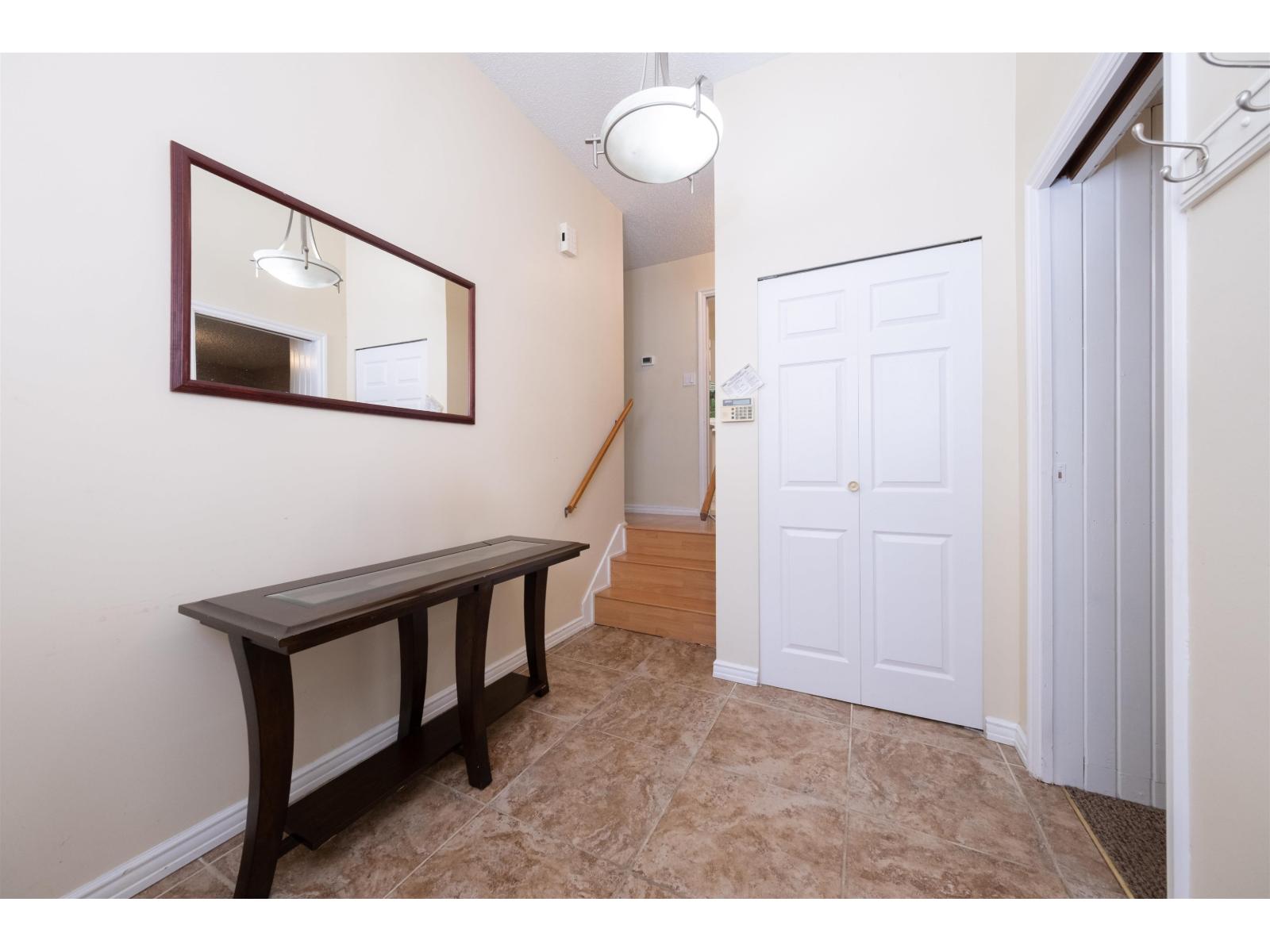 11436 Royal Crescent, Surrey, British Columbia  V3V 6V6 - Photo 5 - R3040167