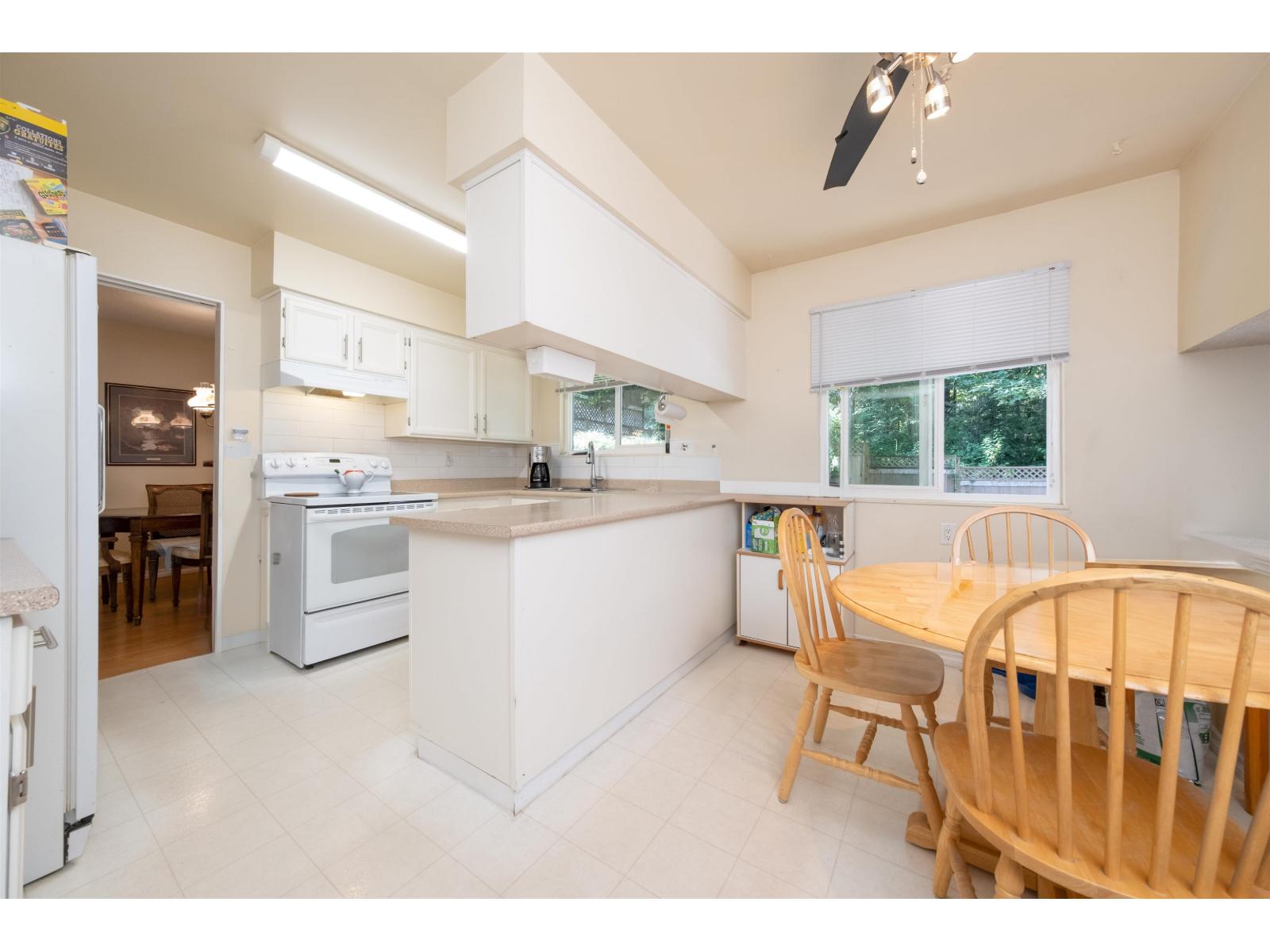 11436 Royal Crescent, Surrey, British Columbia  V3V 6V6 - Photo 10 - R3040167