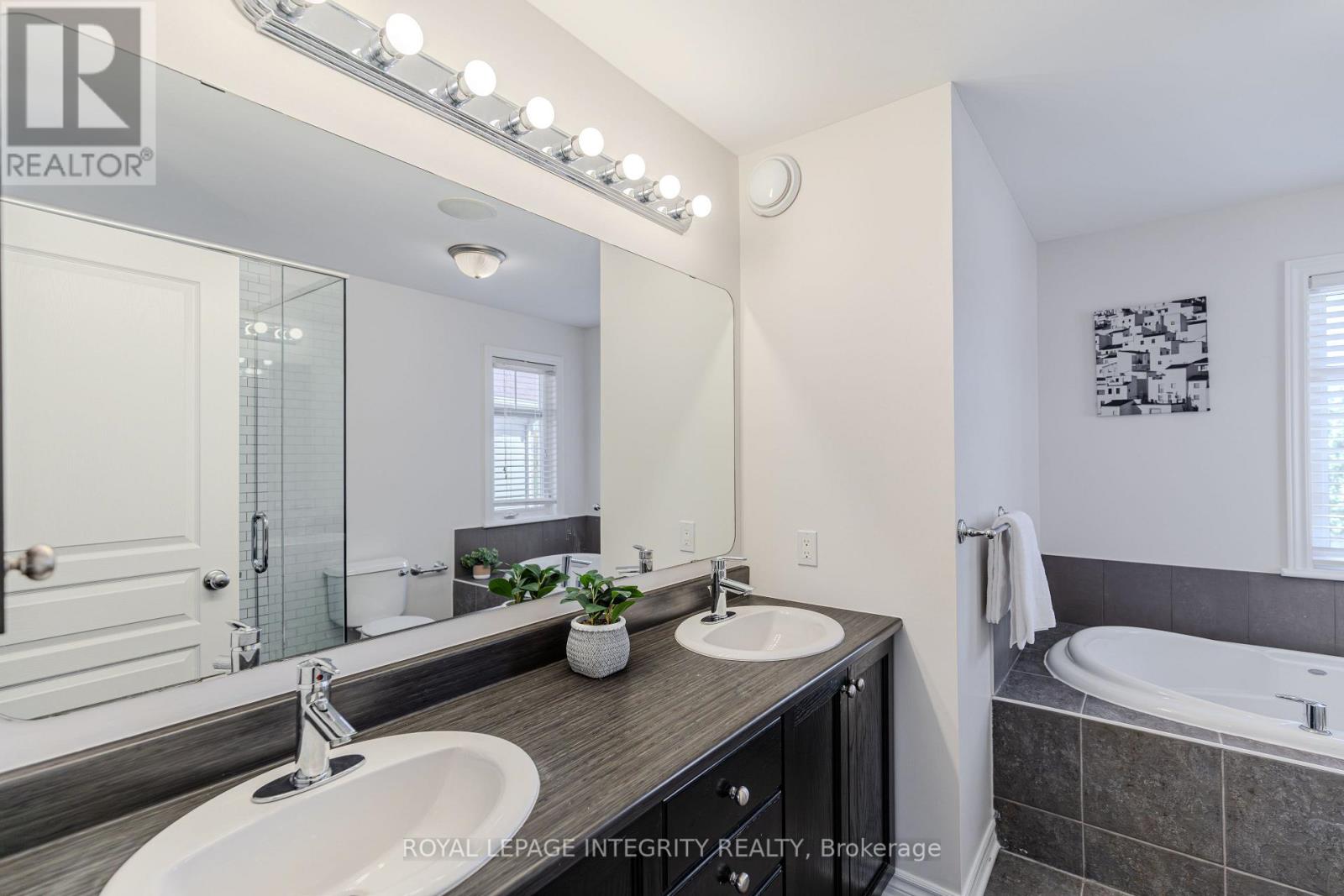 218 Keyrock Drive, Ottawa, Ontario  K2T 0B4 - Photo 22 - X12363732