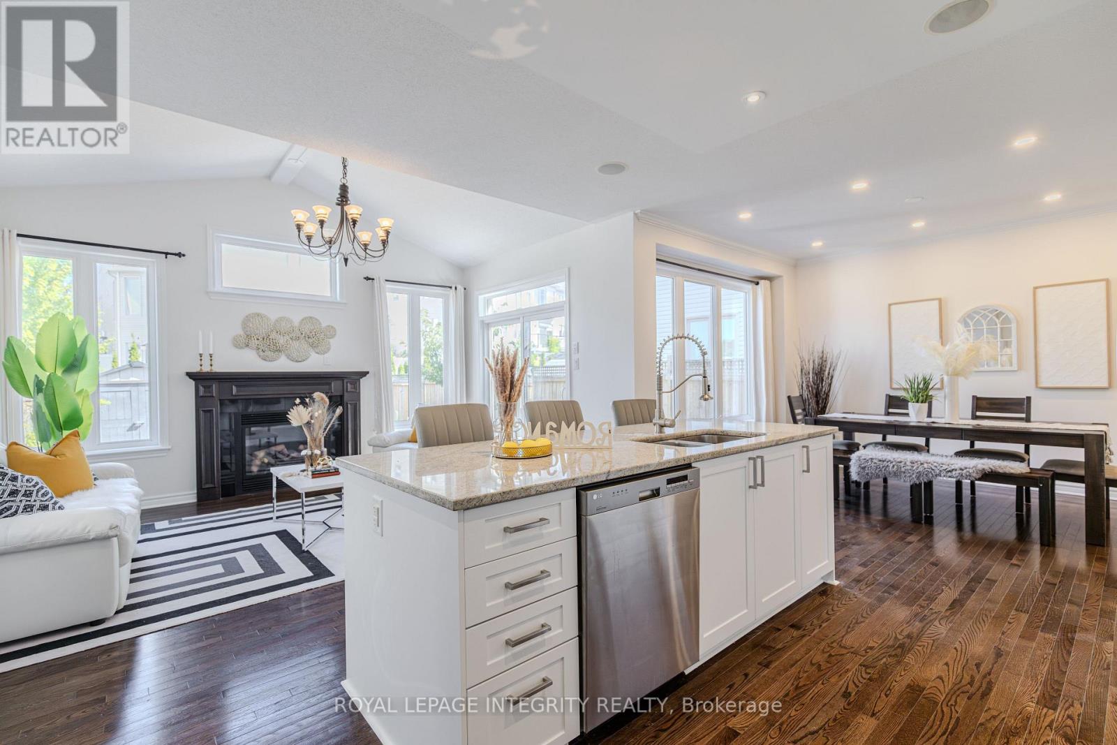 218 Keyrock Drive, Ottawa, Ontario  K2T 0B4 - Photo 14 - X12363732