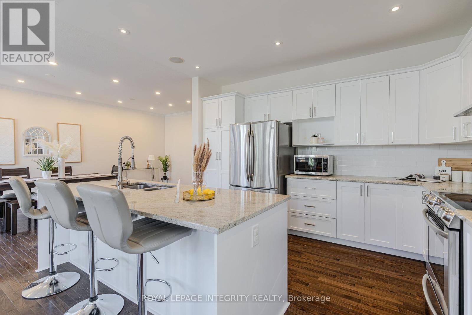 218 Keyrock Drive, Ottawa, Ontario  K2T 0B4 - Photo 13 - X12363732